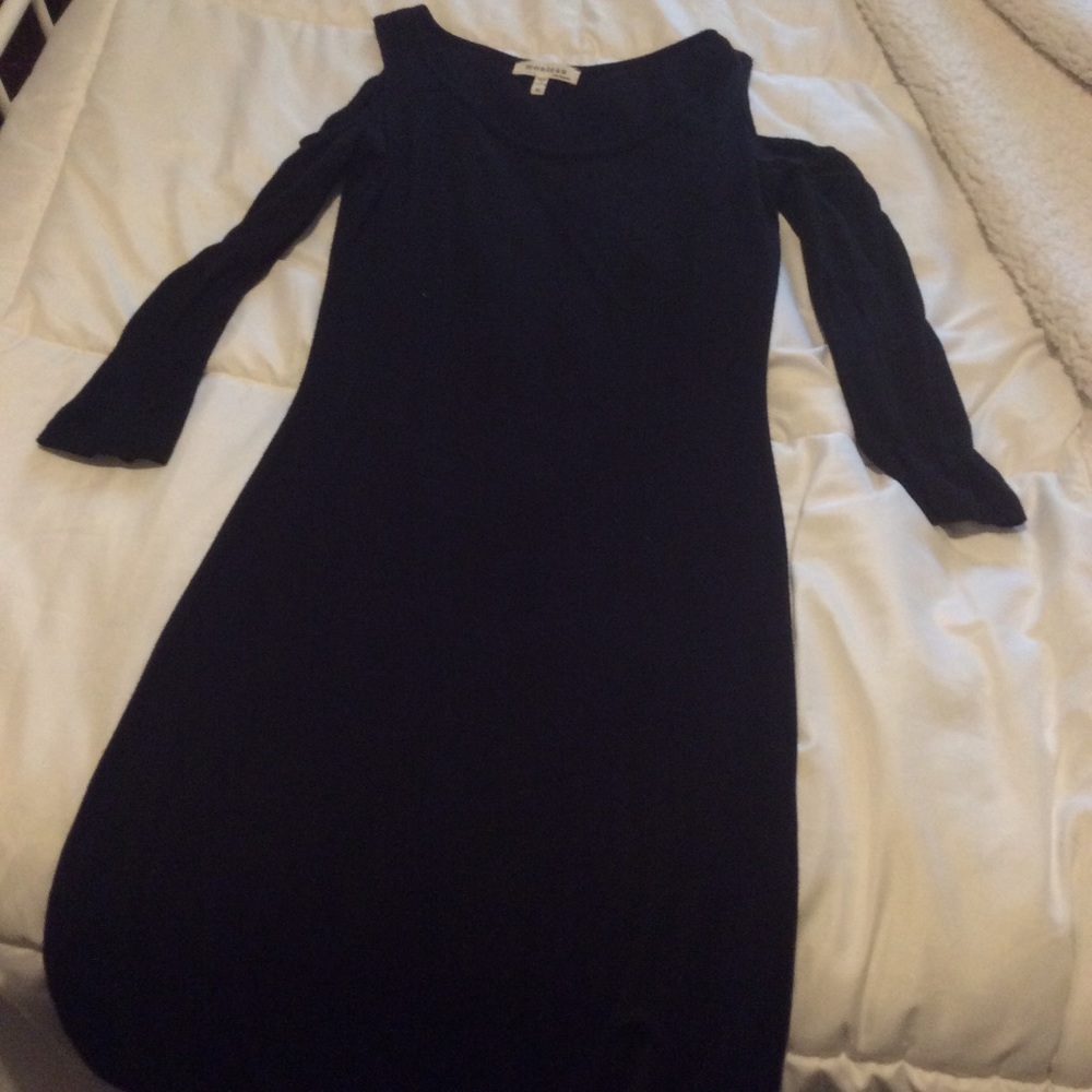 Colt shoulder, leg slit dress